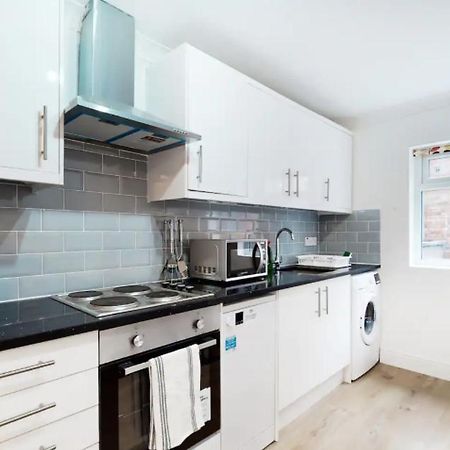 לונדון Modern Split Level 1 Bedroom Flat In Aldgate מראה חיצוני תמונה